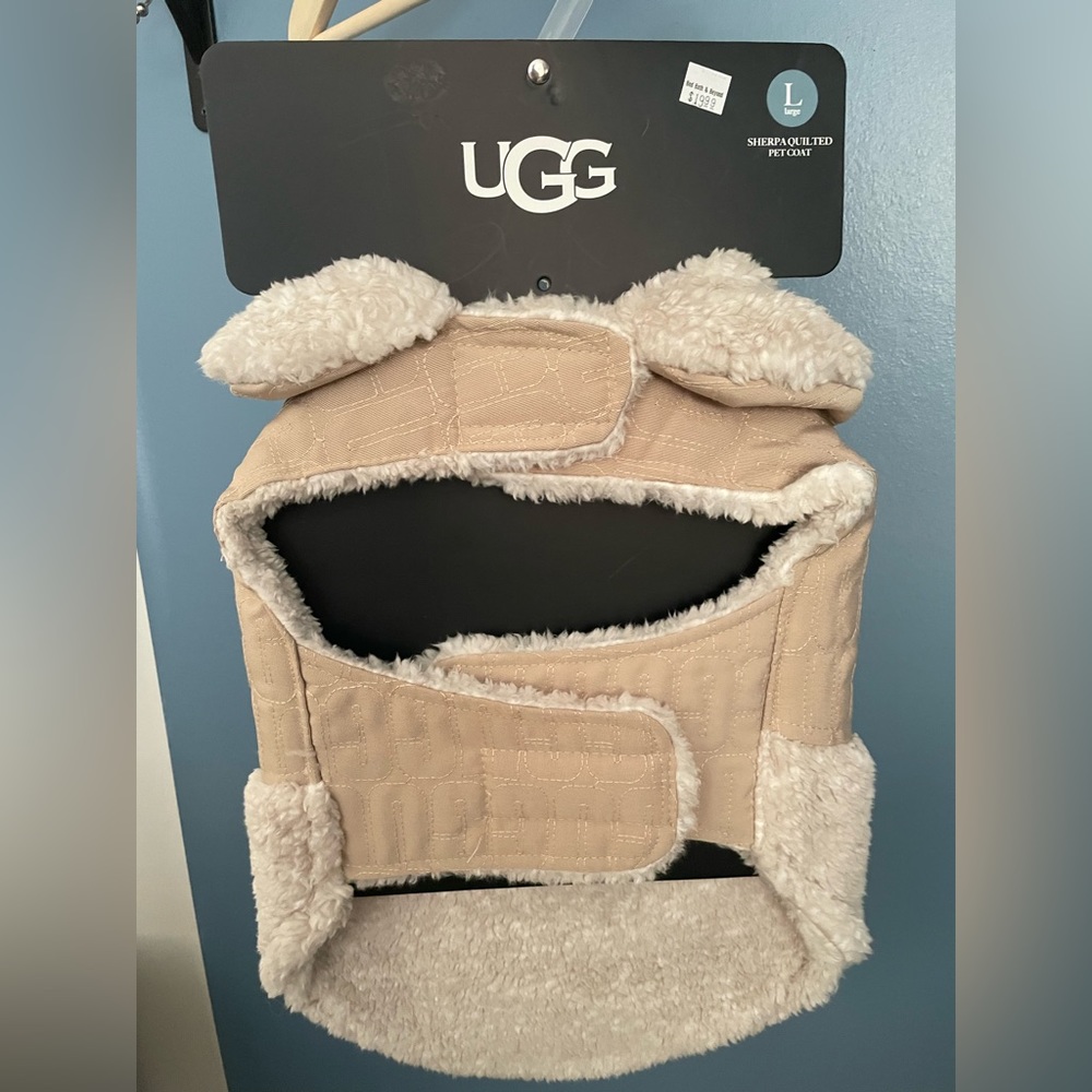 Dog jacket UGG never used